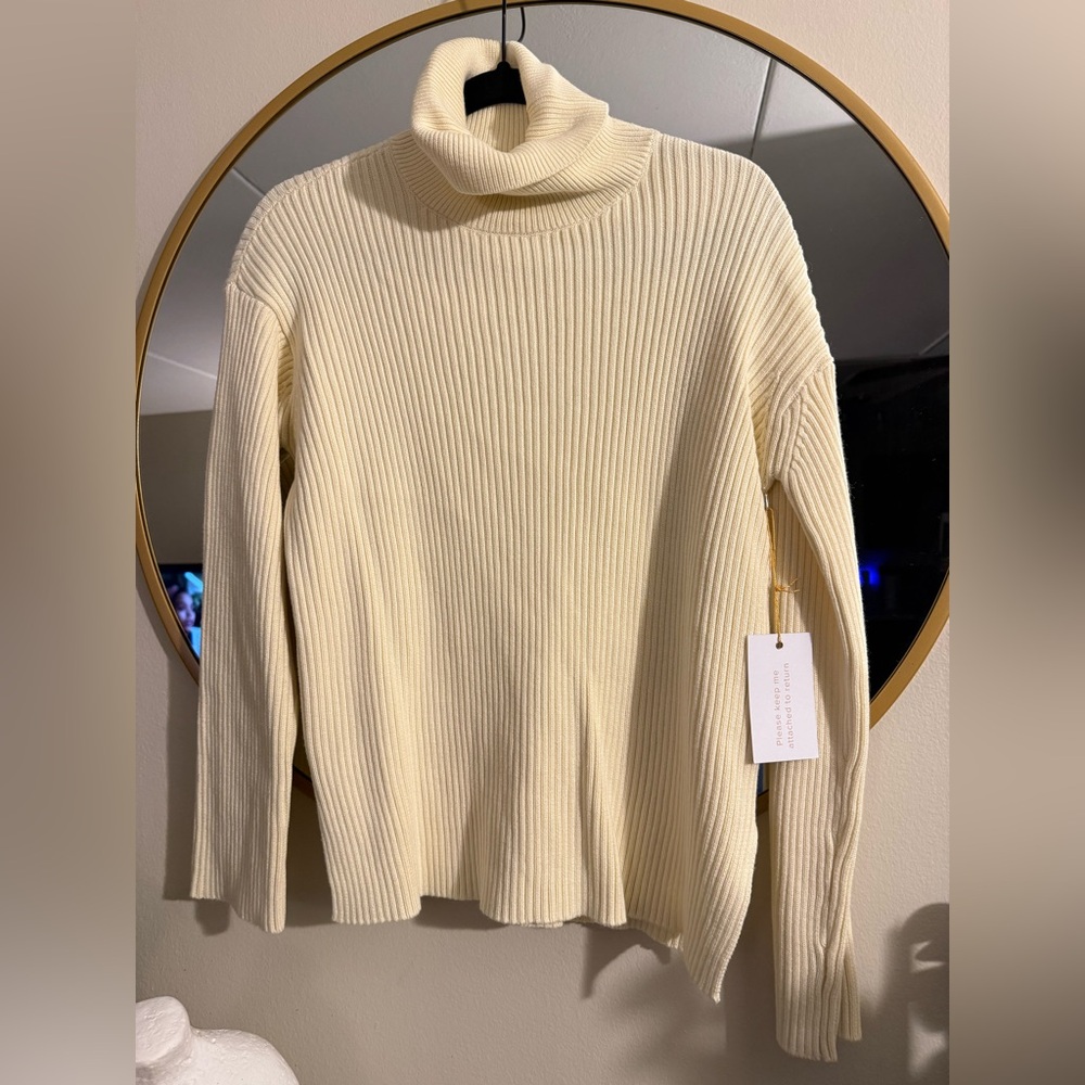 Backyard Roses Hannah Sweater Size Small NWT - Picture 4 of 10
